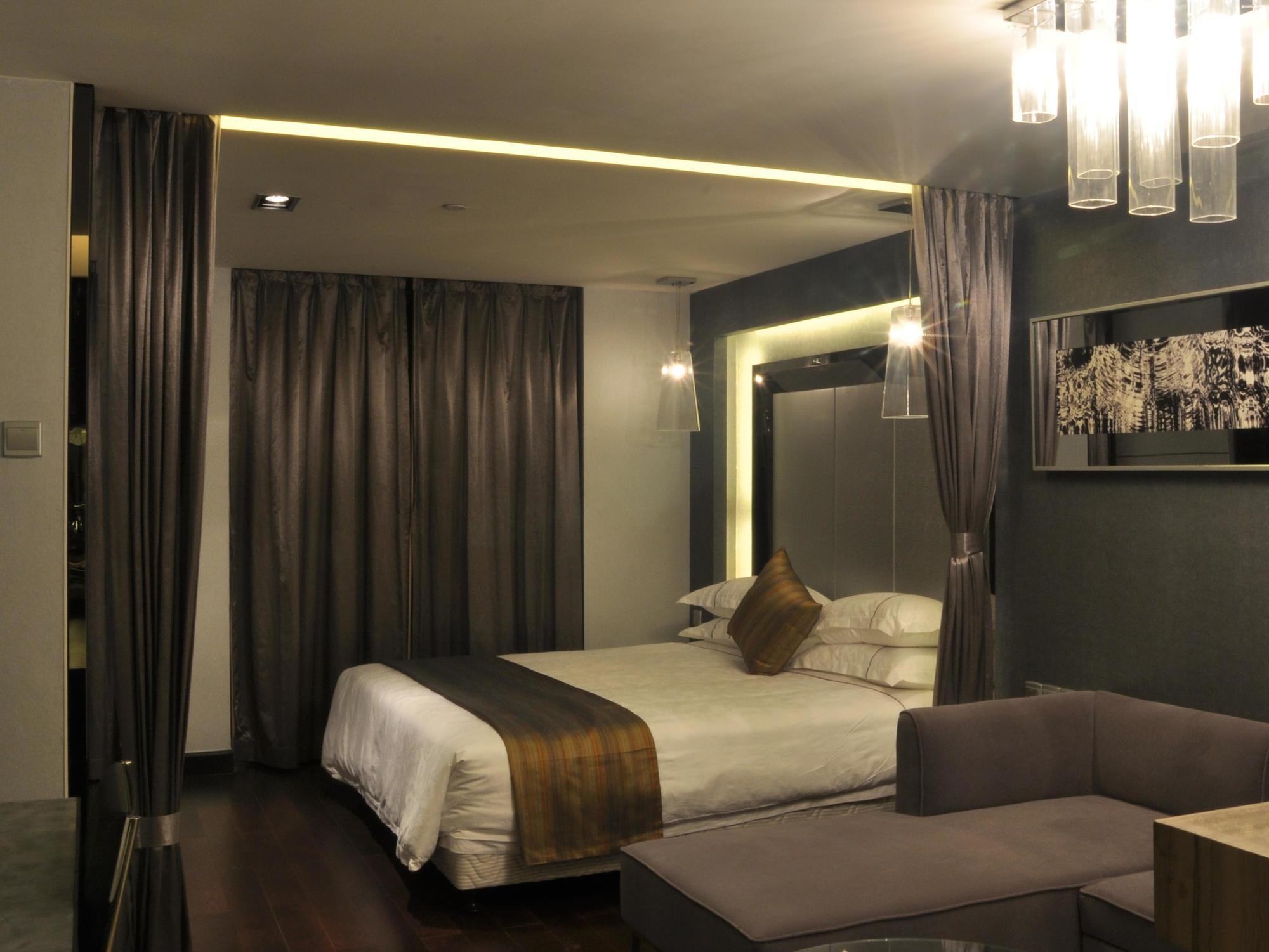 Q-city Hotel 3*