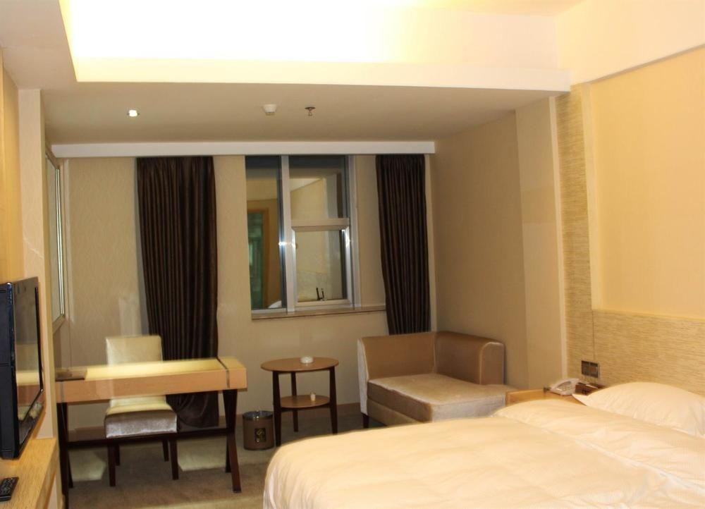 Tiga Hotel
