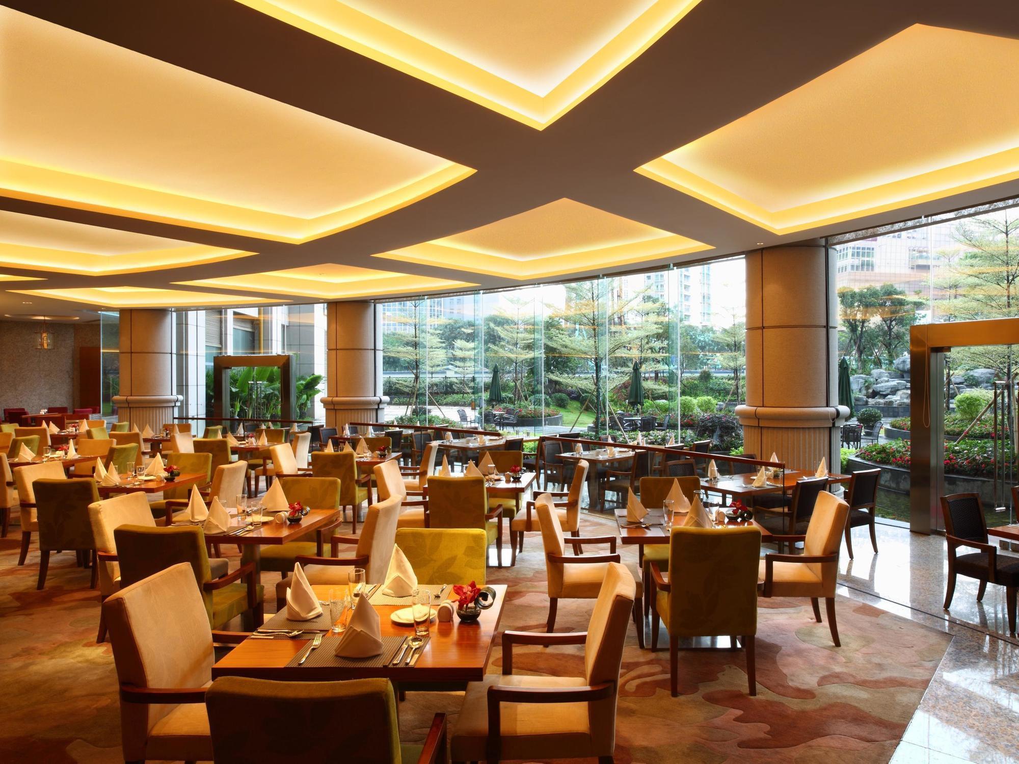 Vanburgh - Free Shuttle Bus Transfer During Fair Hotel 5*
