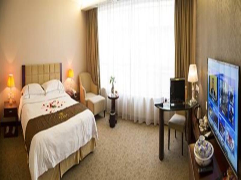 Long Zhou Grand Hotel 4*