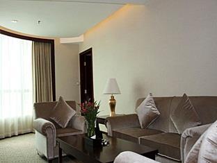 Bawang International Hotel 3*