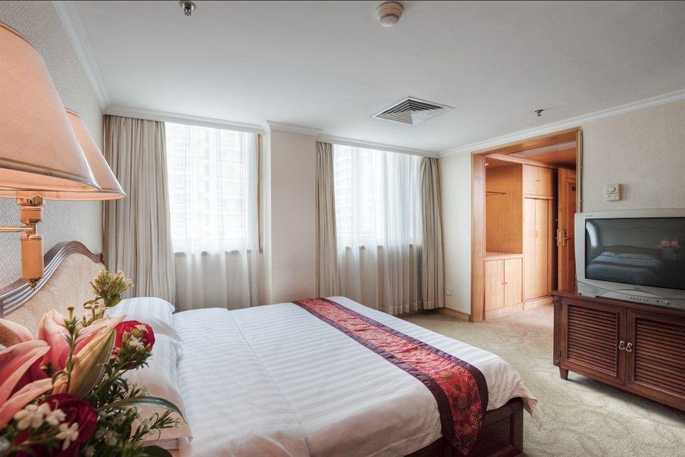Yingshang Gangding Longkou West Hotel