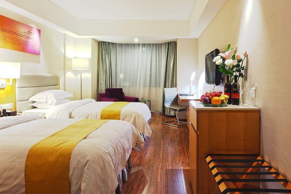 Orange Select Huanshi East Road Hotel