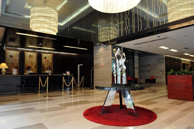 Q-city 3*