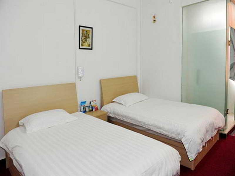 Junjia Hotel 2*