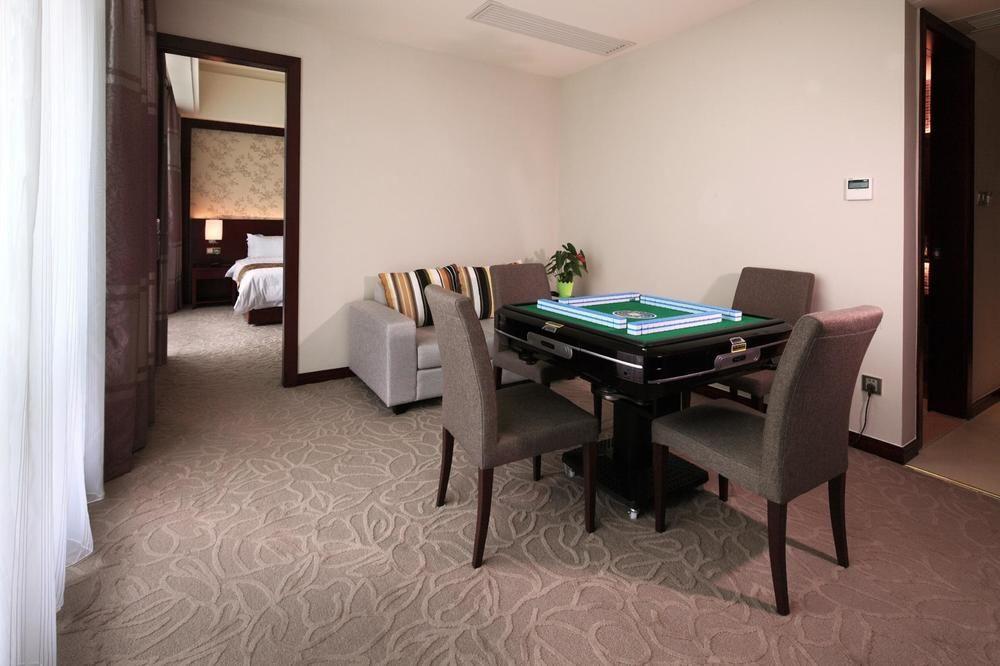 Star World Hotel 4*