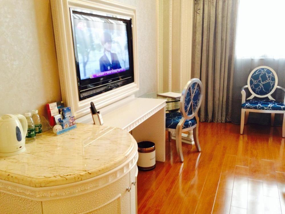 Guangfeng Hotel 2*