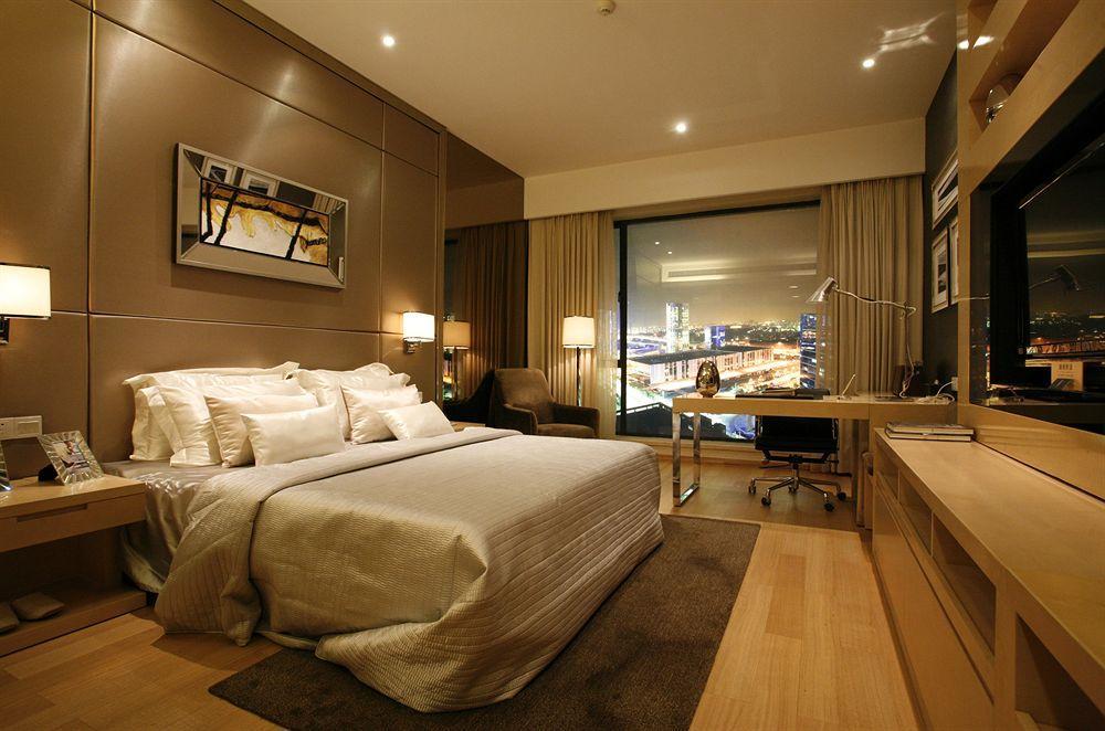 Estay • Poly Pivot *