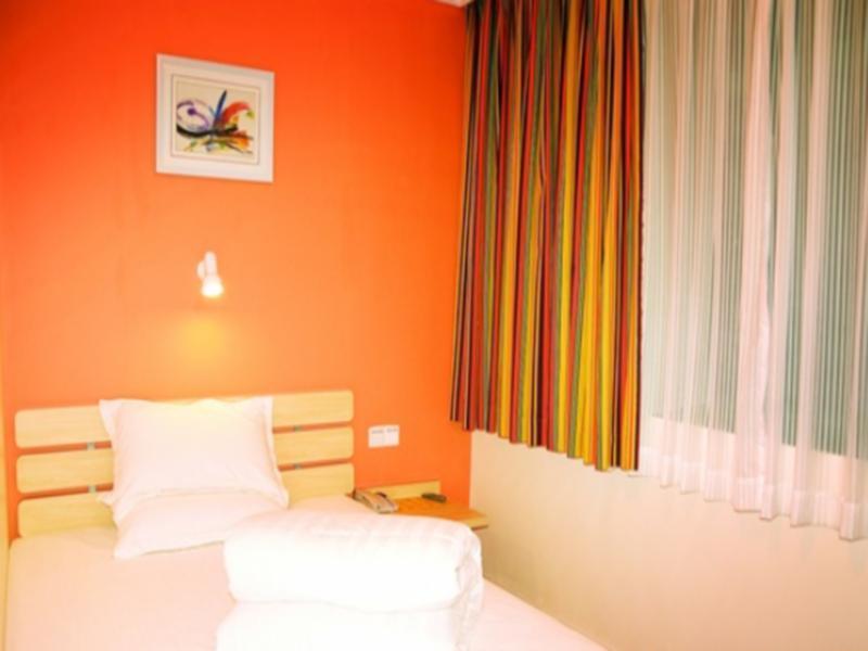 Hotel 7 Days Tianhe Yantang Metro Branch 2*