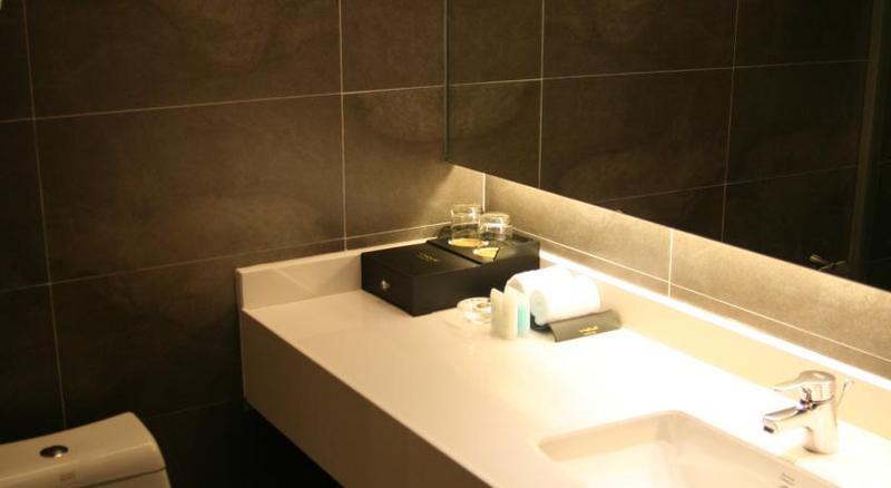 Hotel J-hotel 3*