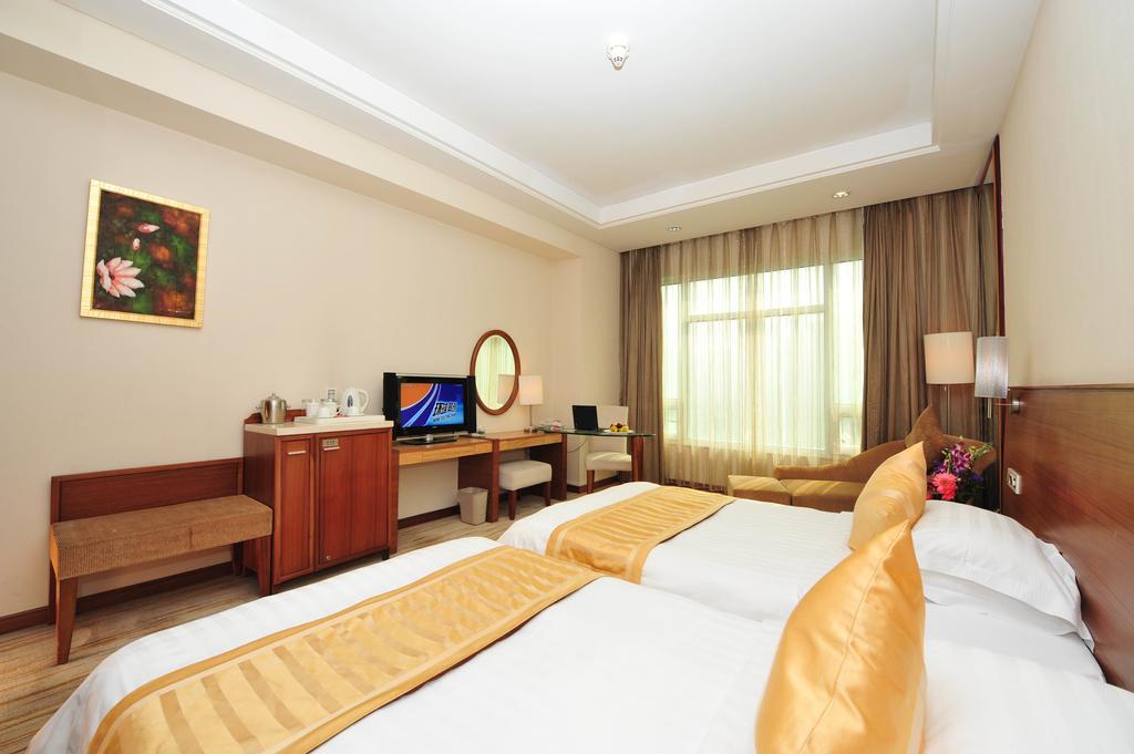 Hotel Ramada Plaza 5*