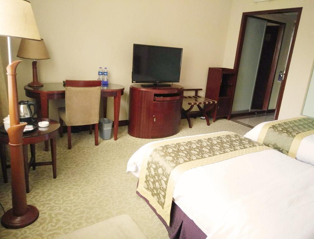 Nanfang Yiyuan Hotel 3*