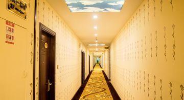 Huahai Business Airport Branch Hotel 3*