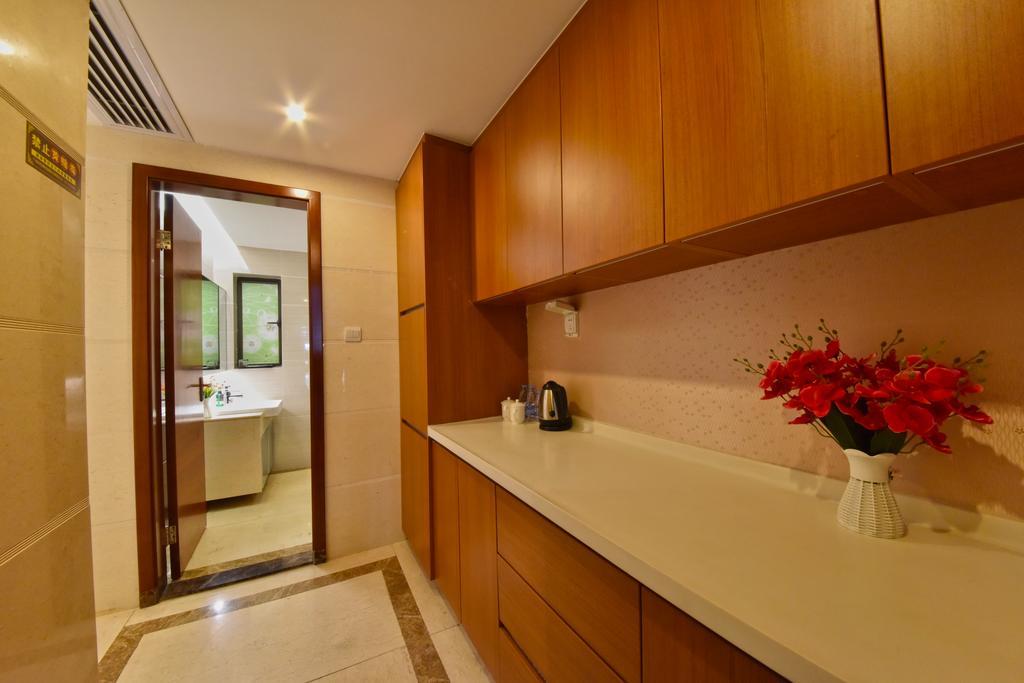 Apartment East International Apartment Yi De Road Metro Station Branch *