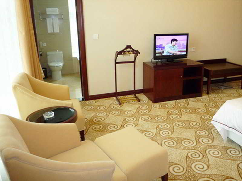 Hotel Yifeng 3*