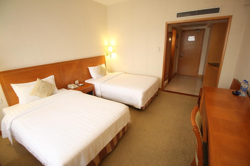 Hotel Guangzhou Hotel 3*