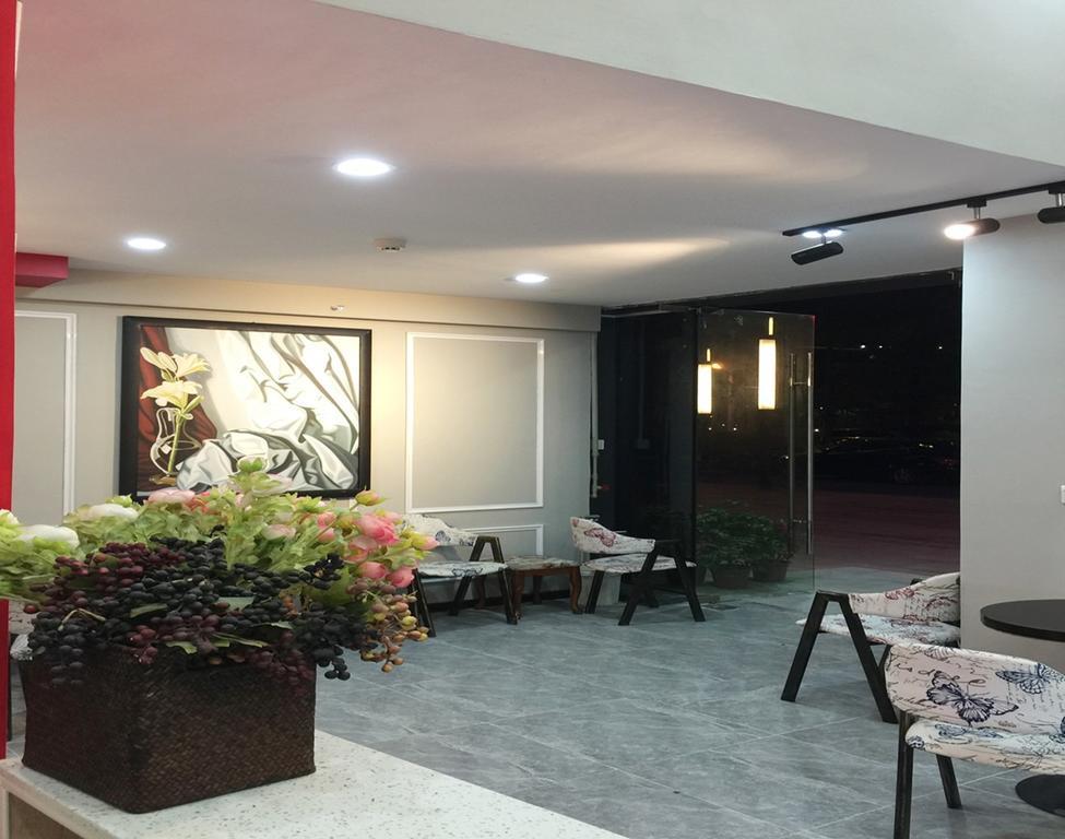 Apartment April Fair Duplex South Railway Station Ao Yuan Yue Shi Dai Branch *