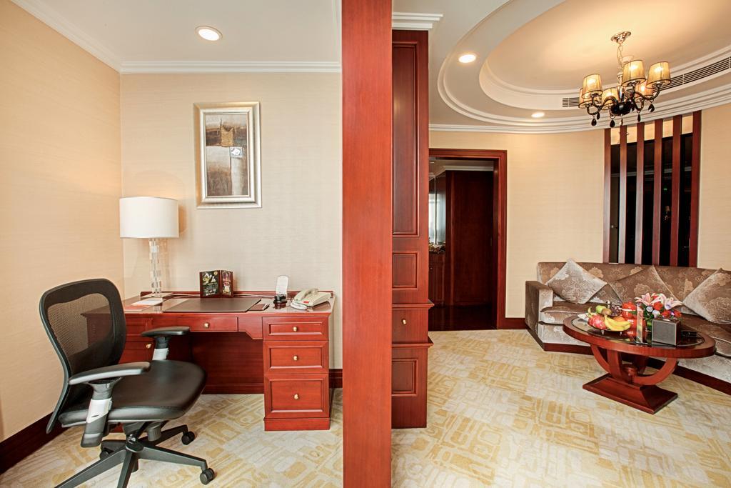 Hotel Soluxe - Overseas Buyers Registration Service&canton Fair Free Shuttle Bus 15 Apr To 05 5*