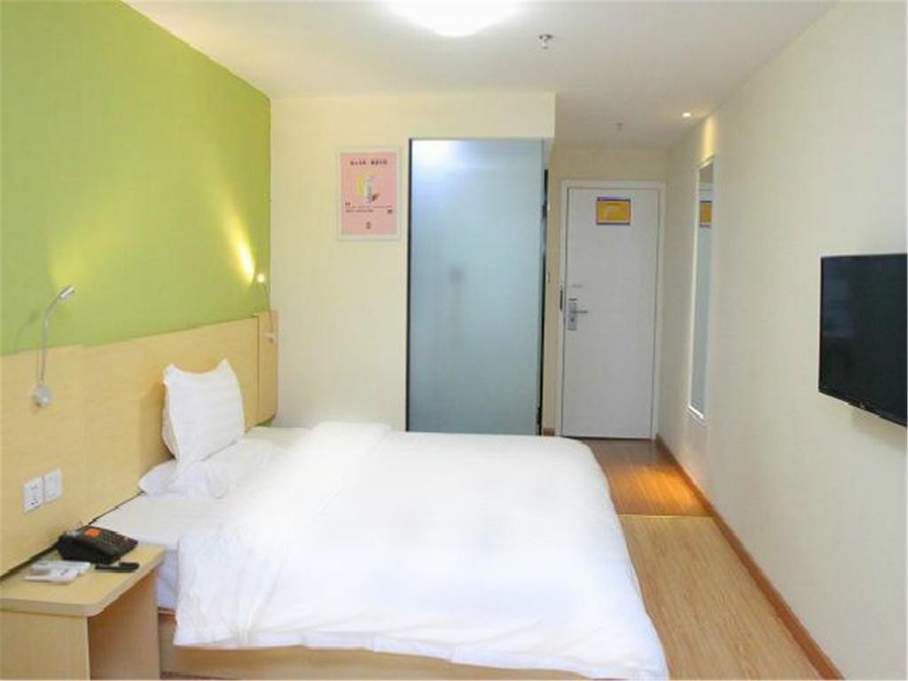 7days Shangxiajiu Changshou Road Metro Branch 2*