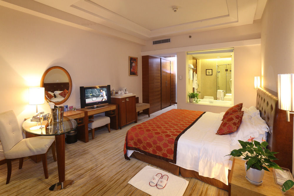 Ramada Plaza 5*