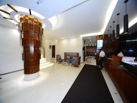 Super 8 Railyway Station Hotel