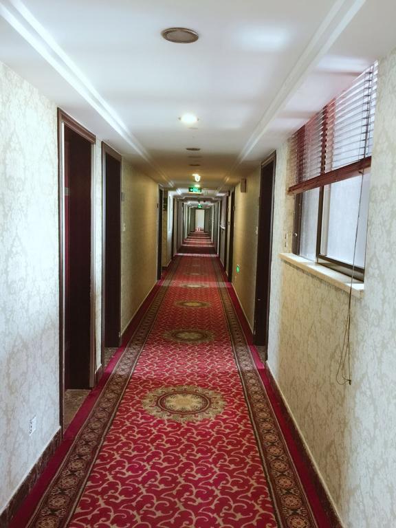 Lucky Hotel