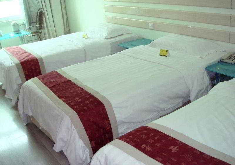 V8 Train Station Hotel 3*