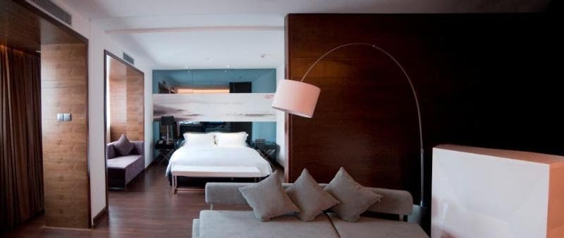 Hotel J-hotel