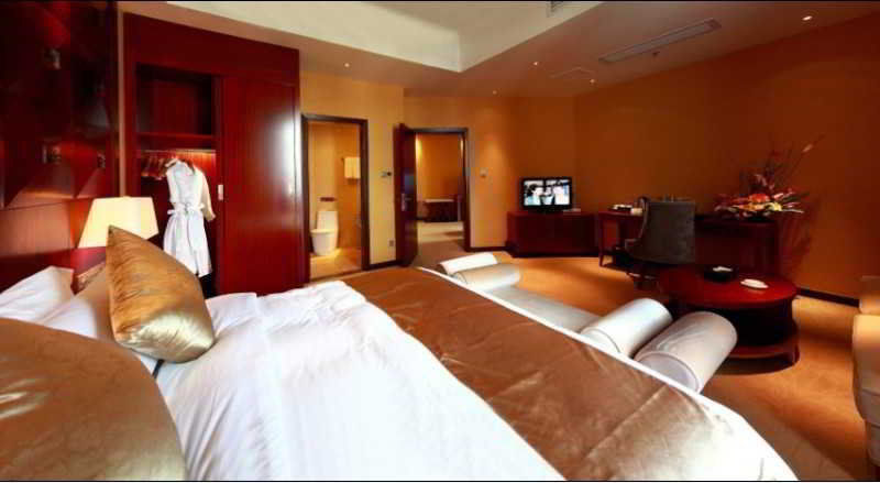 Yue Xiu Hotel 4*