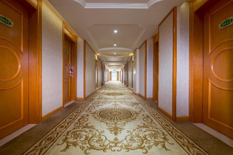 Hotel Vienna Tianhe Bus Station 3*