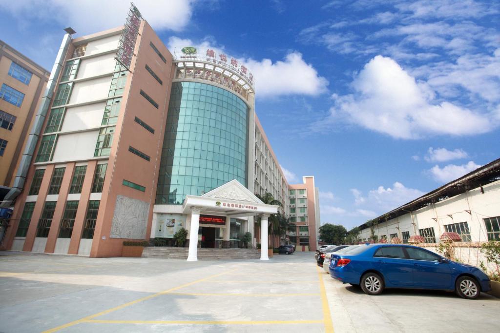 Hotel Vienna Fanyu Chimelong 4*