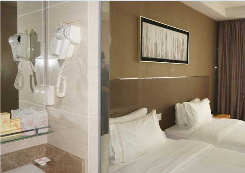 Insail Hotel 3*