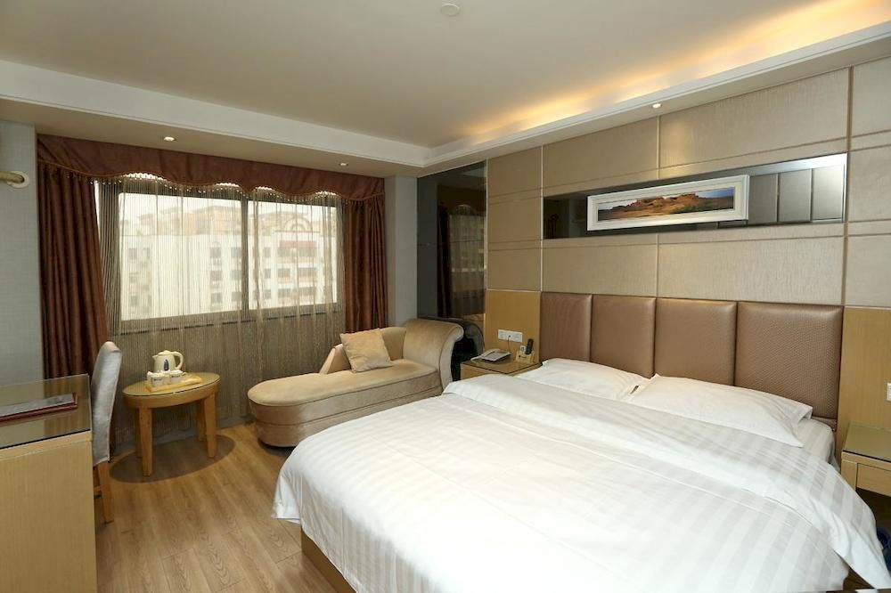 Yile Hotel 2*