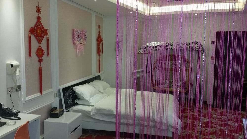 Theme Was Love Jiangwan Branch Hotel