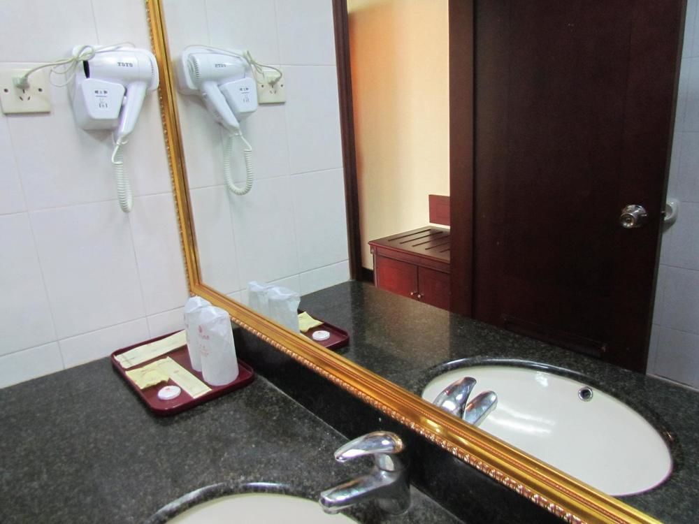 Lucky Hotel