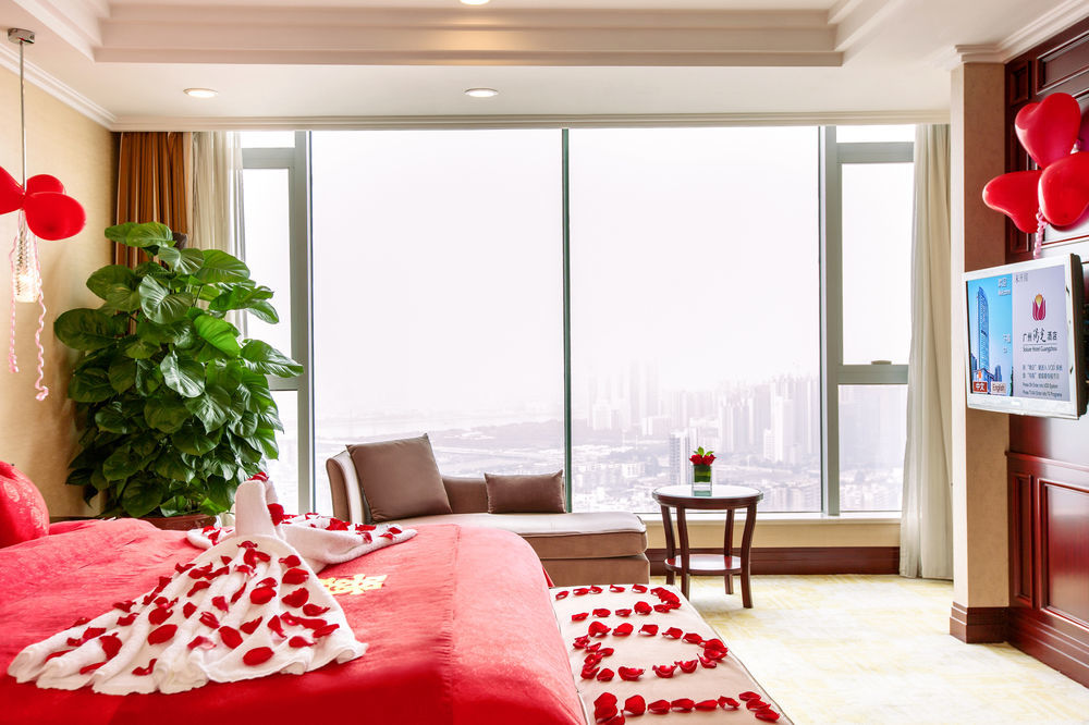 Soluxe - Overseas Buyers Registration Service&canton Fair Free Shuttle Bus 15 Apr To 05 Hotel 5*