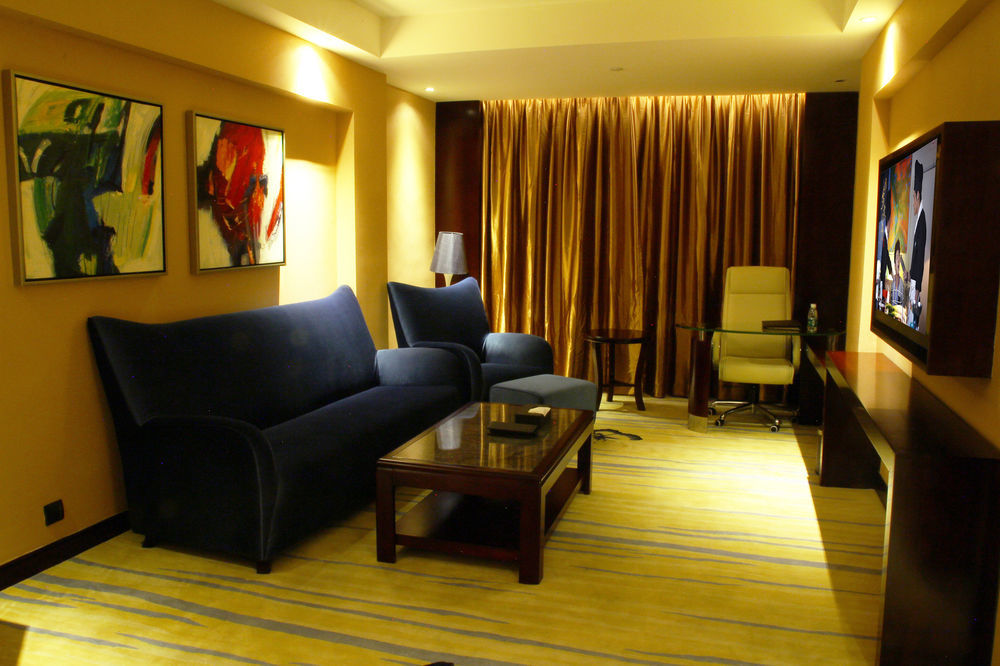 Meihao Mingyue International Finance Keyun Road Metro Branch 4*