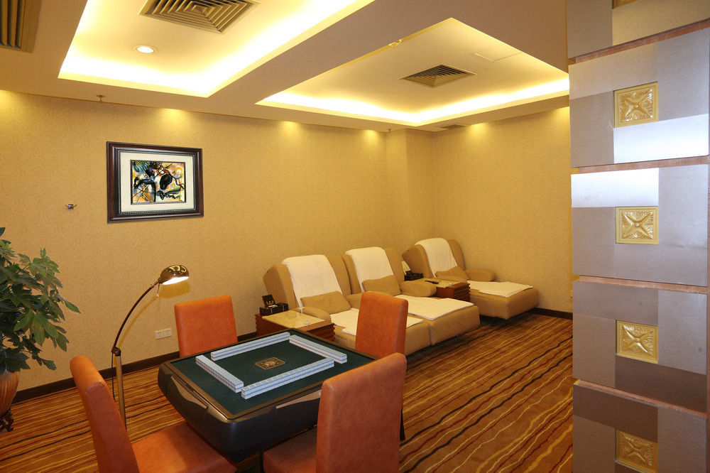 Hotel Ramada Plaza 5*