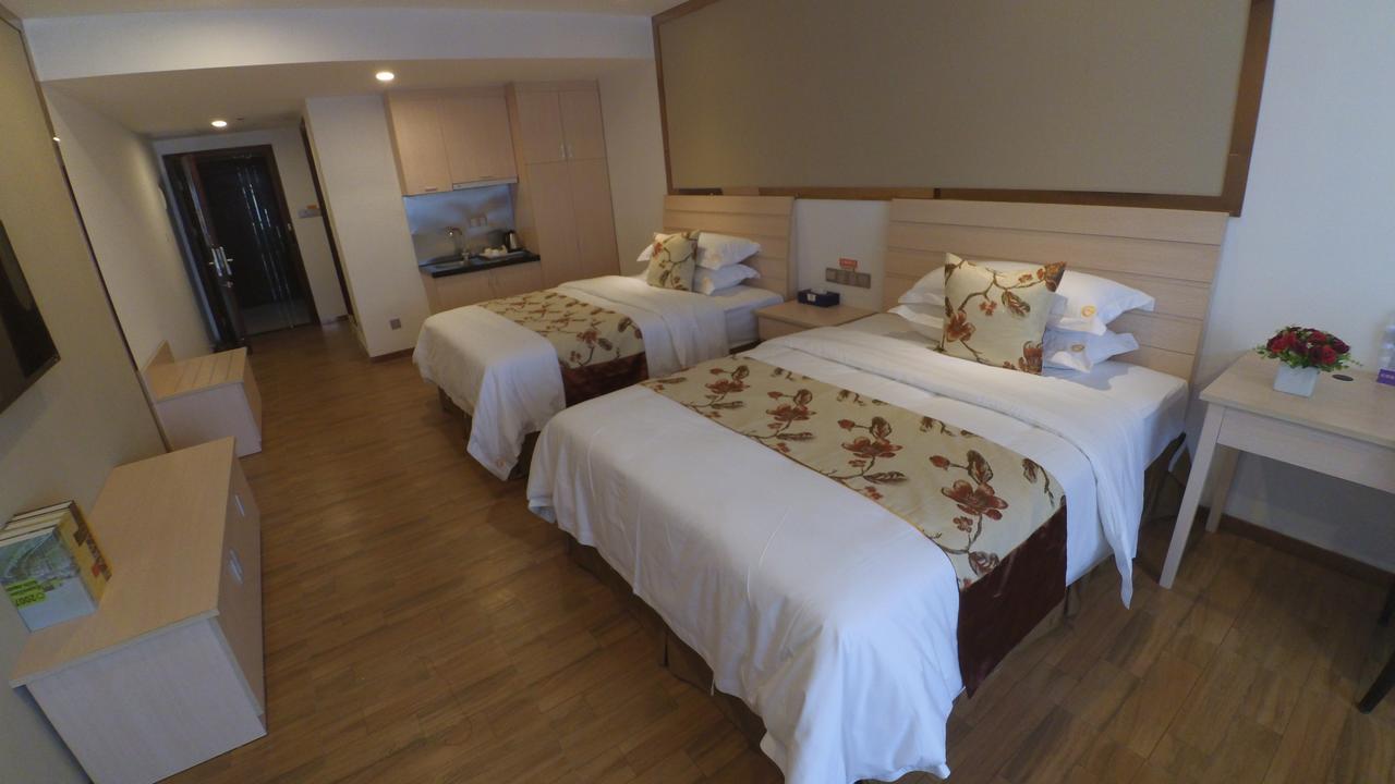 Aoyinsi International South Railway Station 3*