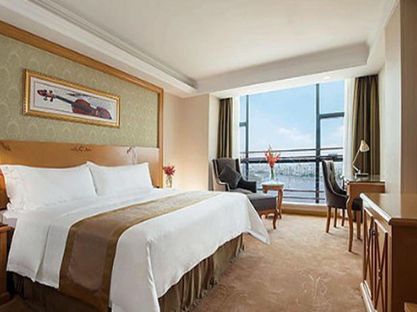 Vienna Panyu Dashi Qiao 3*