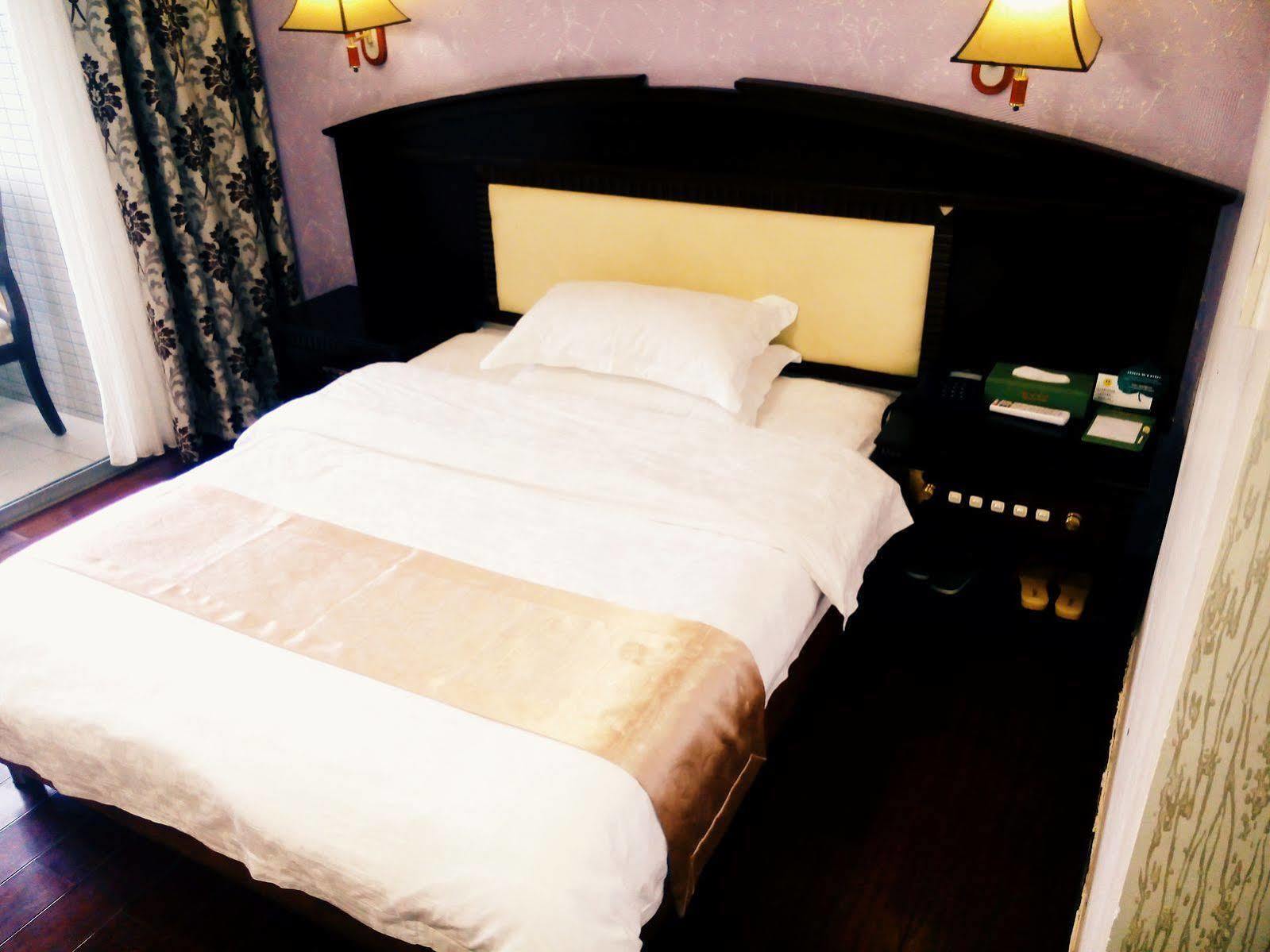 Sunny Hotel 3*