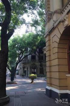Yuehai Hotel 3*