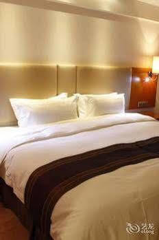 Yuehai Hotel 3*