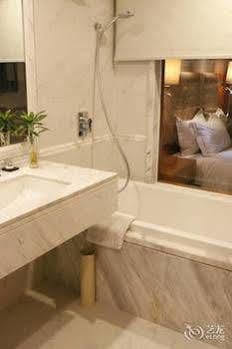 Yuehai Hotel 3*