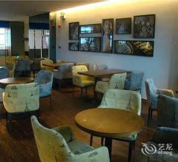 Clifford Hotel 3*