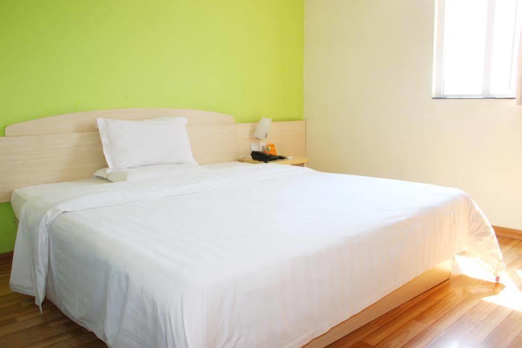 Hotel 7 Days - Taojin Metro Branch 2*