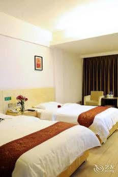 Tiga Hotel