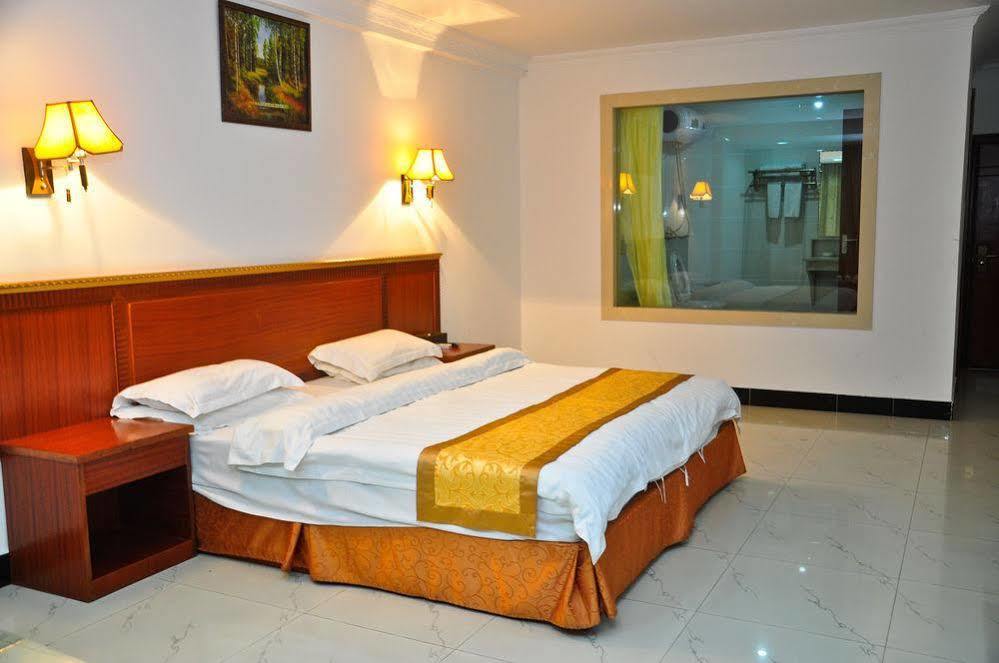 Hotel Guangdong Konggang 3*