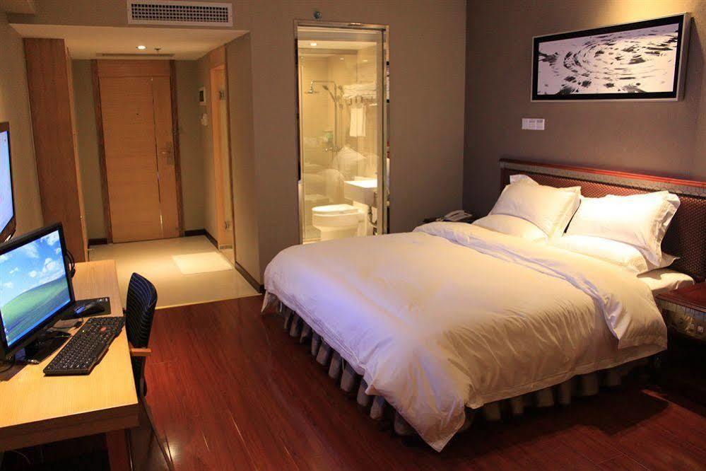 Insail Railway Station Hotel 3*