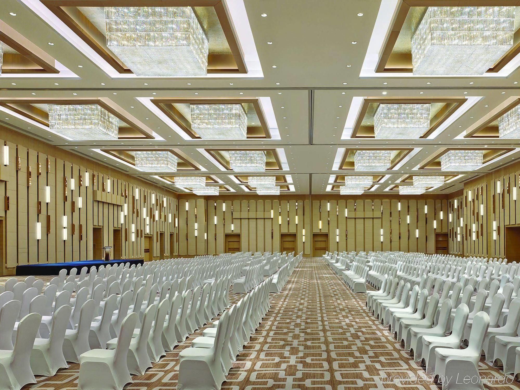 Langham Place - Walking Distance To Fair & Overseas Buyers Registration Service